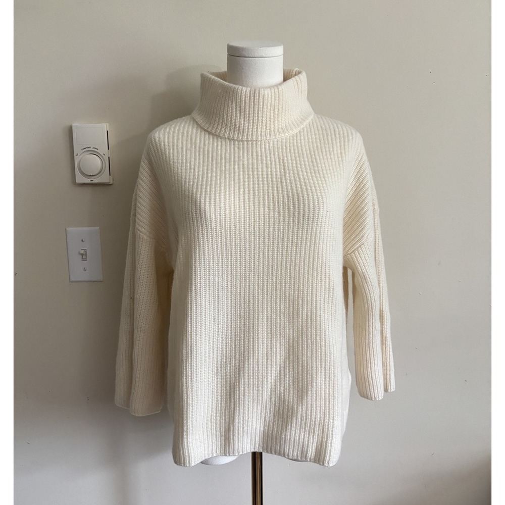 Old Money Quiet Luxury Chic Mercer and Madison Wool Cashmere Sweater Medium